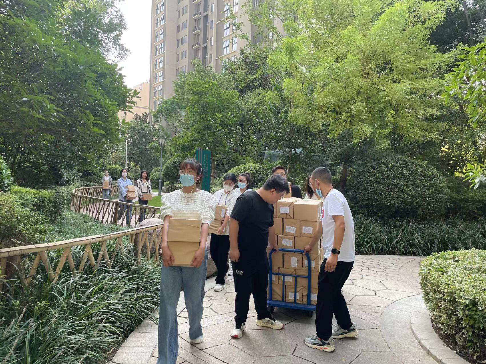 伙伴们一起搬运新书邱志强著《学习论语》到仓库