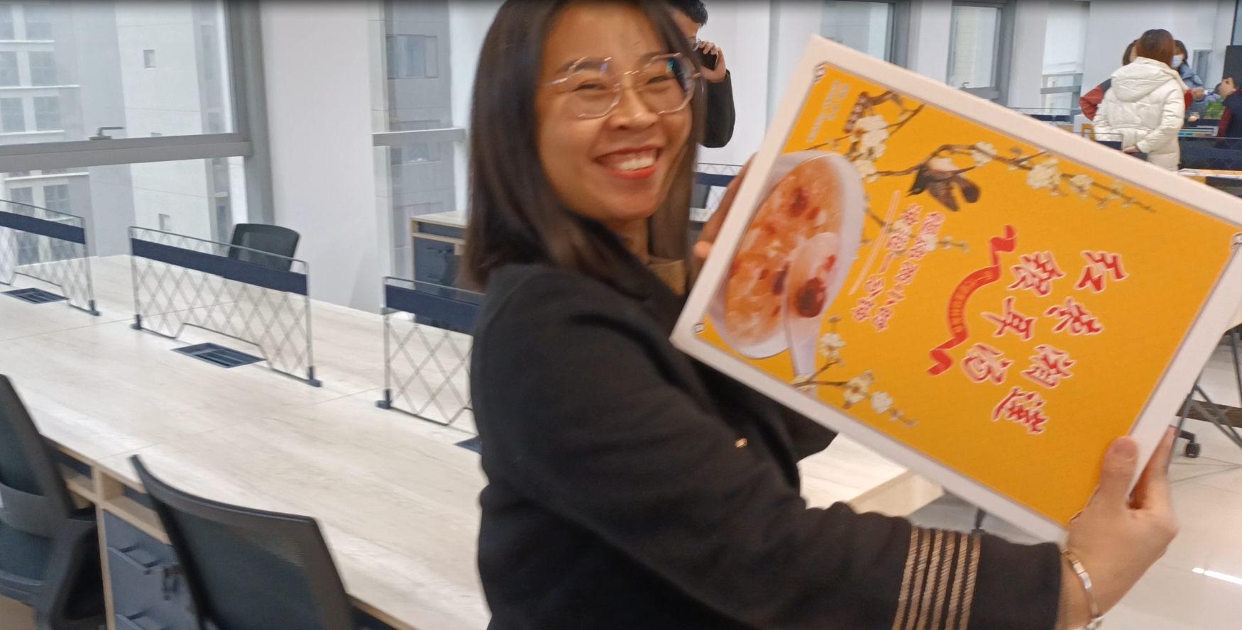 感谢郑亚娟老师送来的银耳红枣汤！
