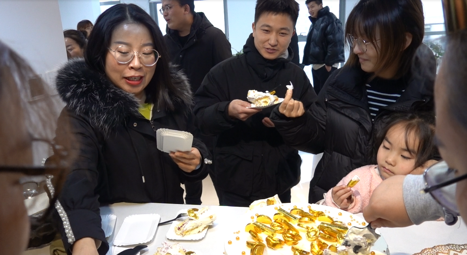 心时代父母生日会：祝紫娟、婷婷生日快乐！