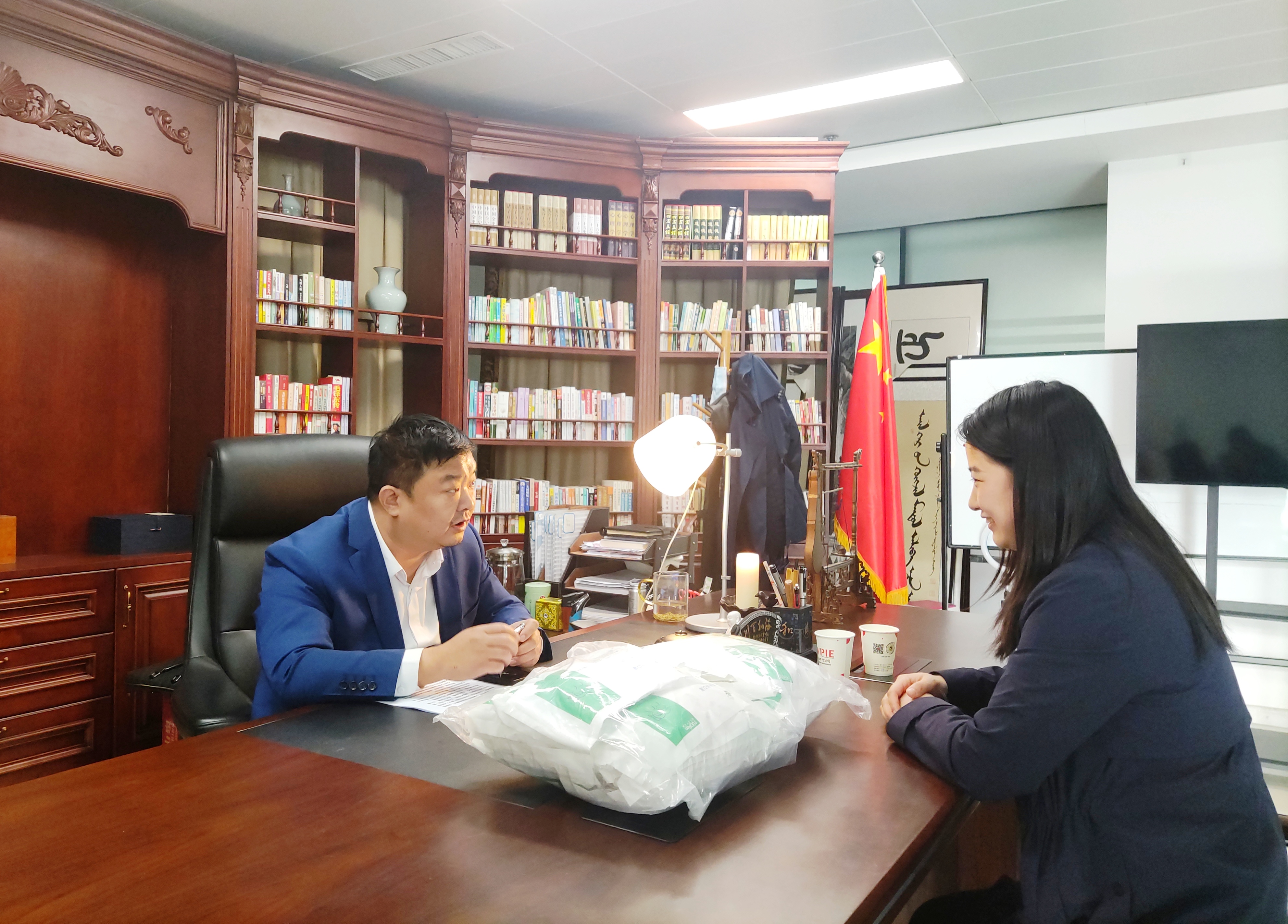 魏文丽老师来公司问候院长