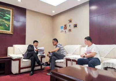 成功之道董事长张冉先生、心理讲师体系总督导纪琼导师，心理讲师事业部负责人李东风先生，一起探讨