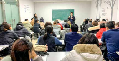 海勇导师受邀走进郑州升学家机构，为初三家长授课《期 末考试帮助孩子考的好的方法》