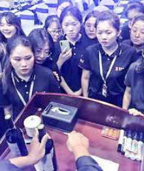 心时代伙伴综合素质提升之红酒知识和礼仪培训！