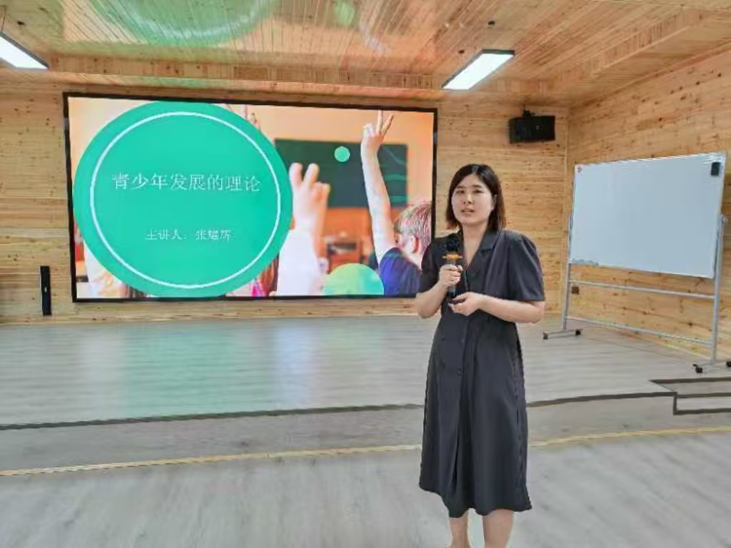 学习就像吃饭睡觉一样，我们上班下班都背着教材