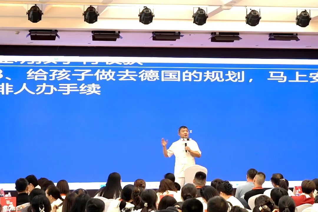 总是陷入老公的情绪里？——看王纪琼院长在《实操班》如何教你破解人生难题！