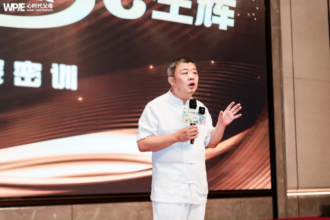 孩子砸碎3000元桌子后，王纪琼院长的回复让所有父母沉默