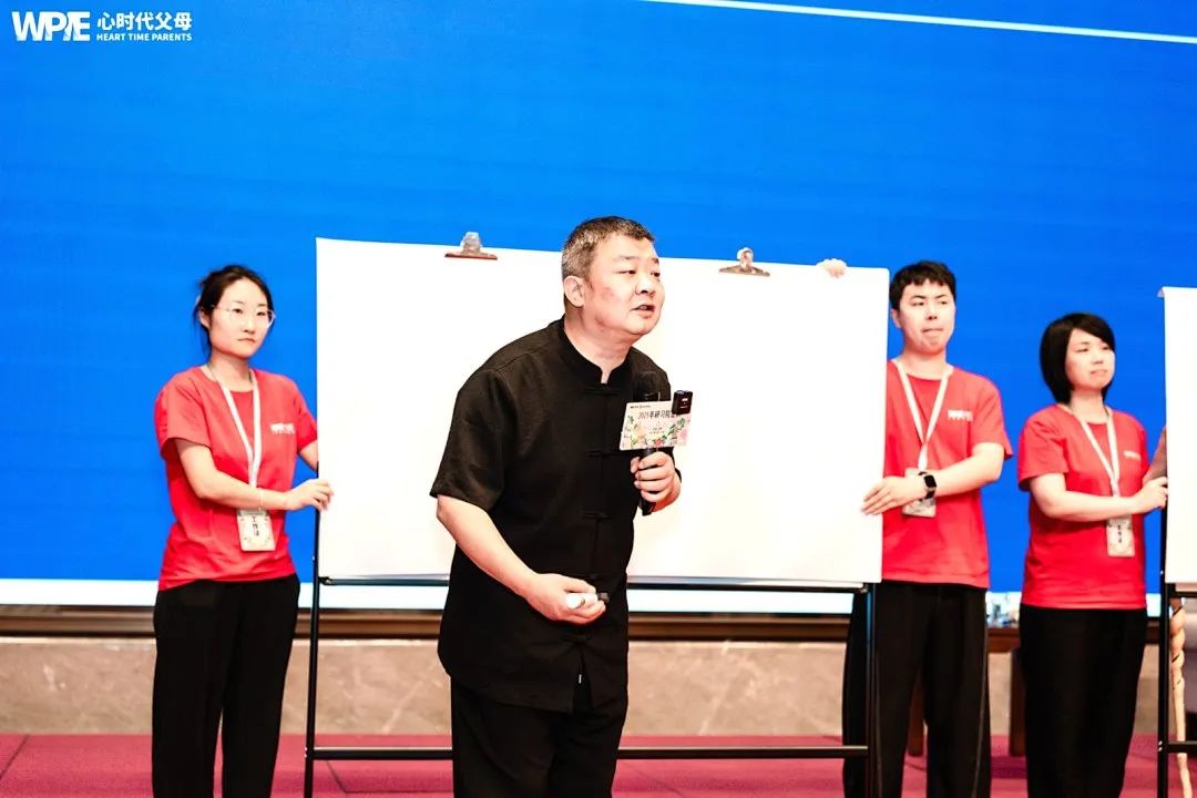 一个“拒绝成长”的男人如何制造两代人的创伤——不要因为溺爱把儿子养成妈宝男