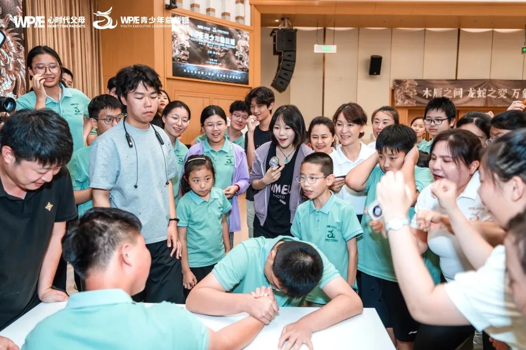  从“沉默少年”到“发光小太阳”：一个背影，让老师泪流满面