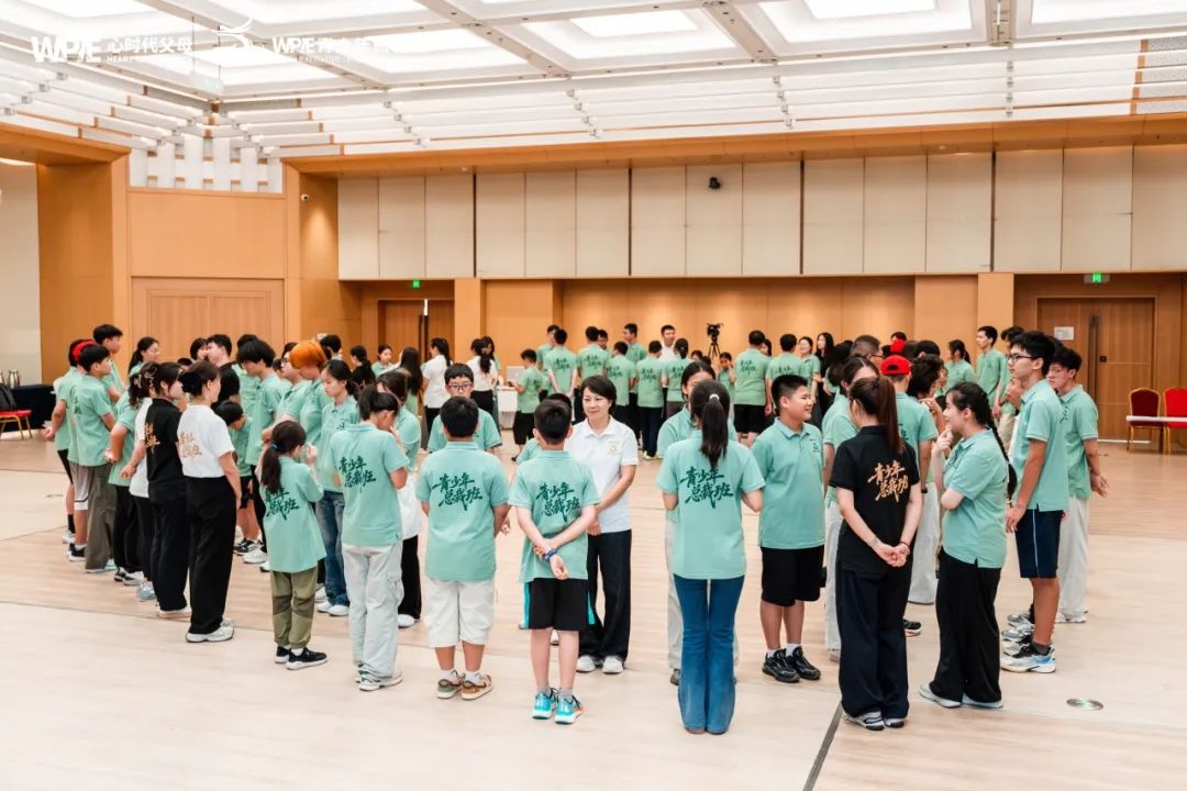 青少年总裁班，让感动如潮涌动！