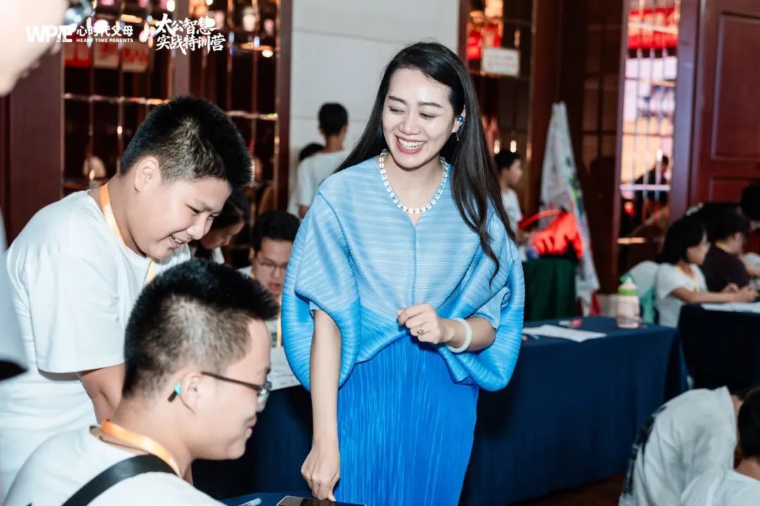 演说即能量：泳瑱老师用高手思维，教你如何在困境中涅槃重生