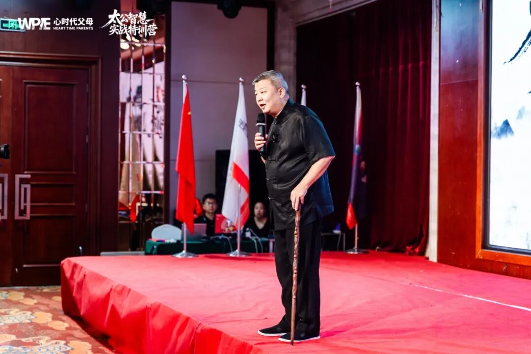 【纪琼院长家庭生态课】父母喝酒发脾气，孩子抽烟伤害自己——16岁女孩儿求助纪琼院长，对话让人心疼又破防