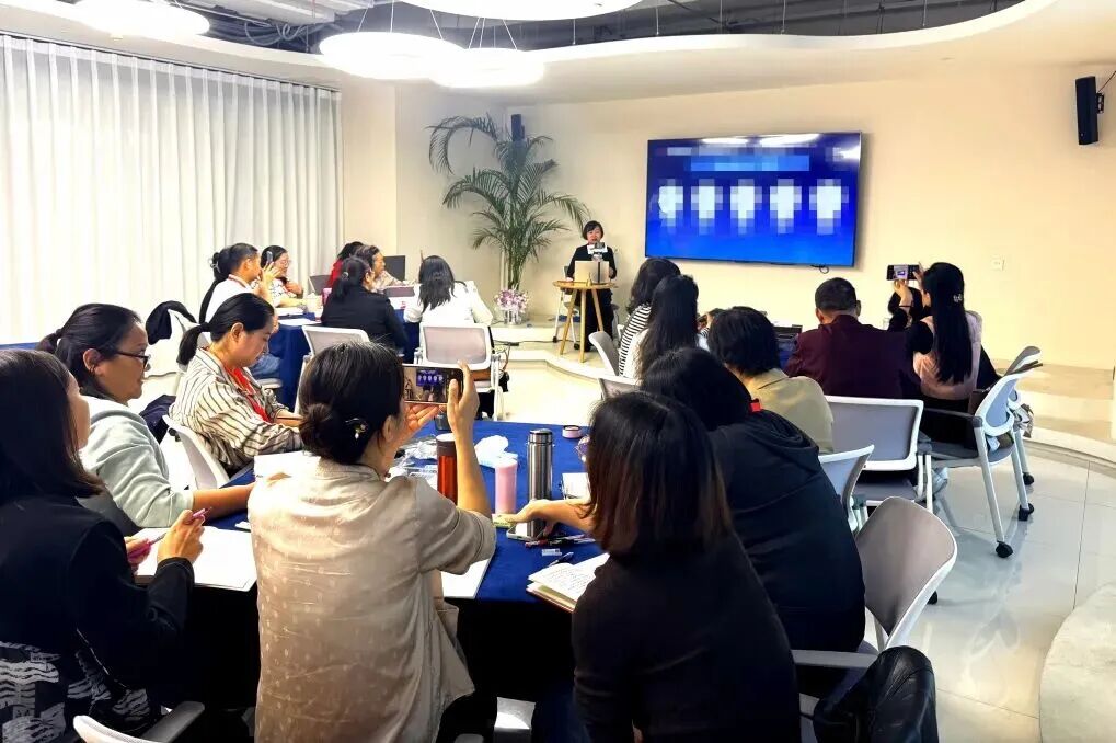 【高维老师焦点短程治疗课】能让00后下属加班到凌晨还心服口服!——到底是什么课这么神奇?