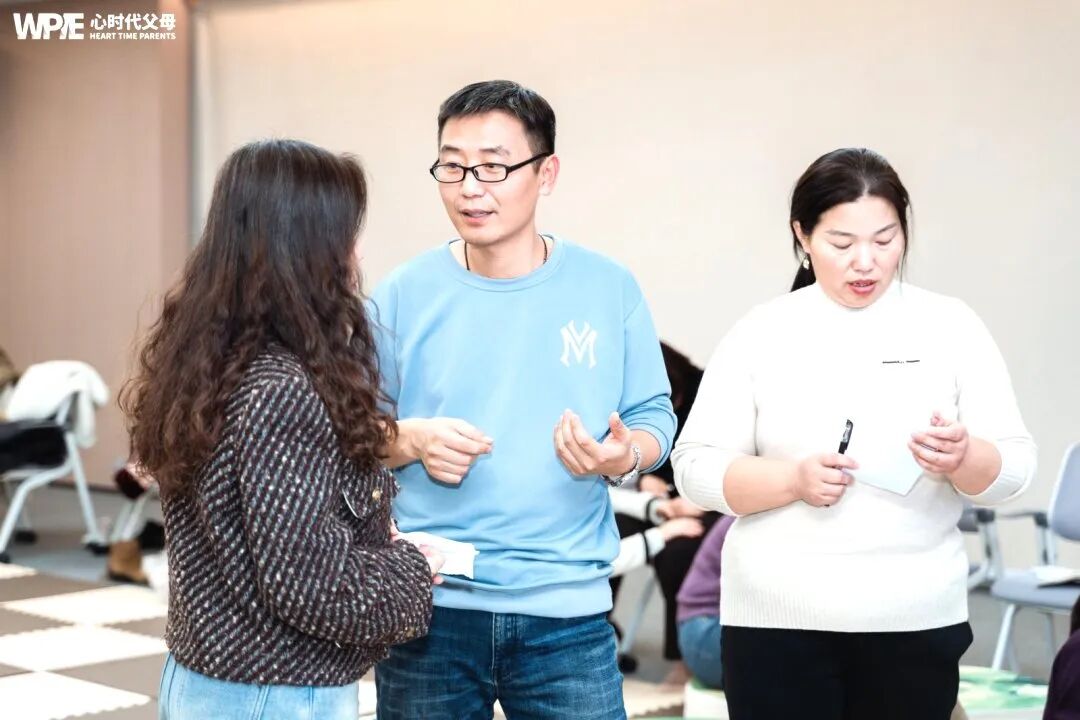 “饭前不准吃!”面对老爸的怒吼,5岁娃如何当着爸爸的面吃下这碗方便面