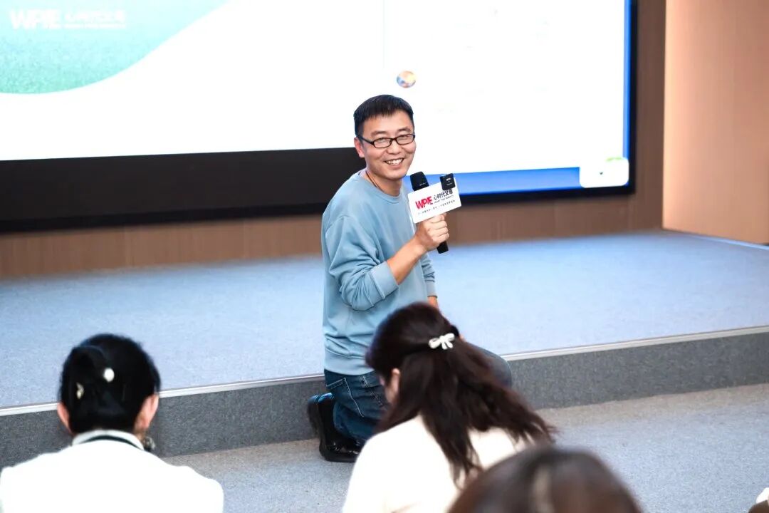 “饭前不准吃!”面对老爸的怒吼,5岁娃如何当着爸爸的面吃下这碗方便面