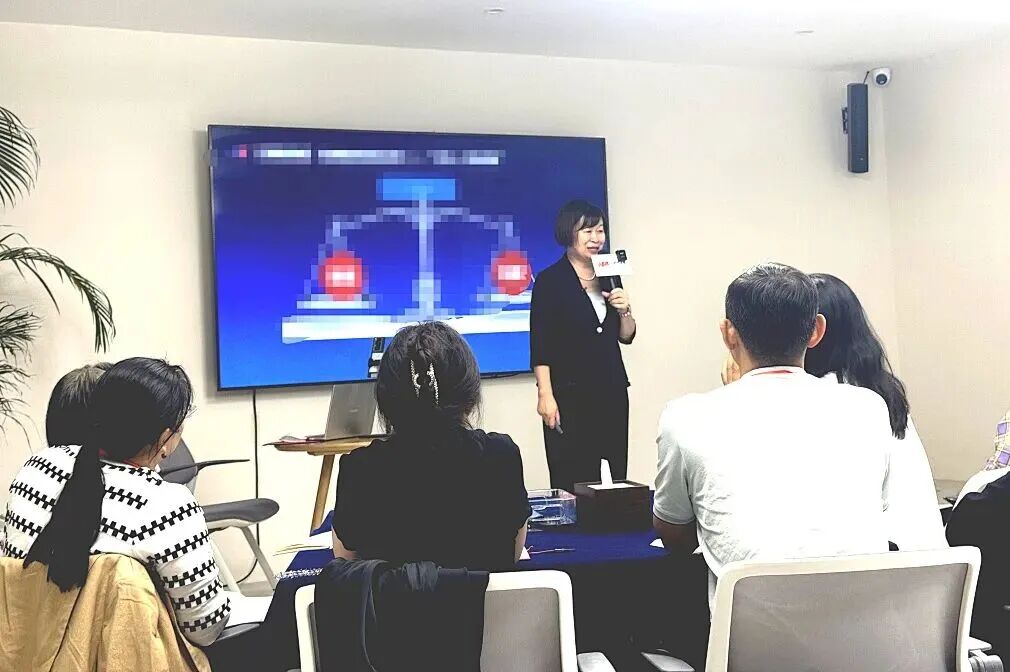 【高维老师焦点短程治疗课】能让00后下属加班到凌晨还心服口服!——到底是什么课这么神奇?