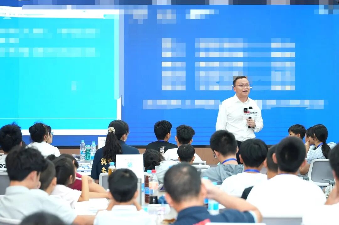 【青少年实操班】当你的孩子在课堂上不敢举手时,你的反应决定了他的未来!