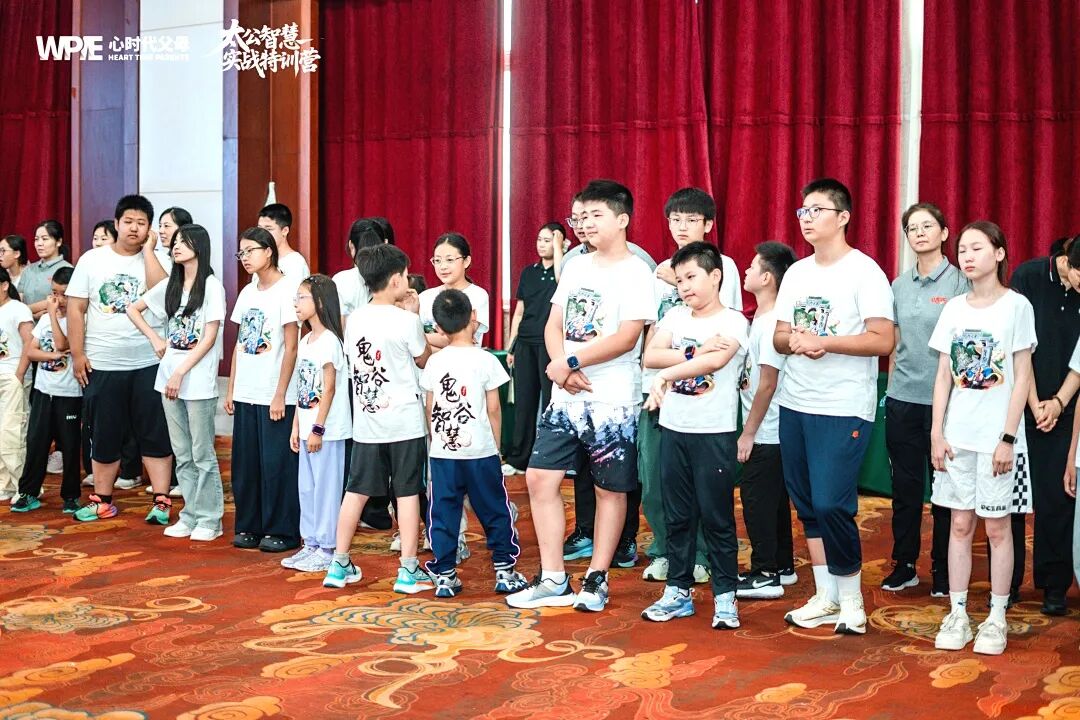 “王纪琼院长,有人老是笑话我,还对我竖中指,我不知道该怎么办了......”八岁男孩委屈的求助纪琼院长