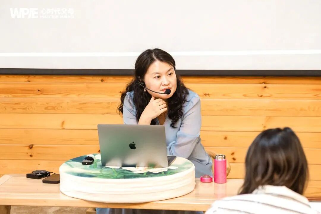 【文聪老师女性力量初级班】那个在学校办公室甩脸色的女人，是什么原因让她下楼三阶猛然折返？