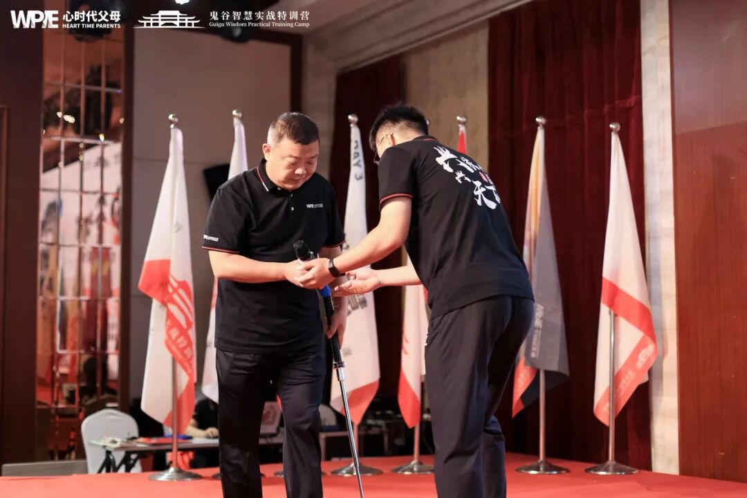 【太公智慧】那个在学校被孤立的孩子,后来怎么样了?答案藏在这3句神奇对话里!