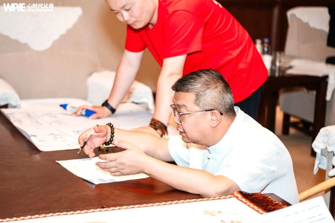 【纪琼院长实操班】“我不想活了,撞头算轻的!”孩子失控咆哮,纪琼院长实操班现场“接招”震撼全场!