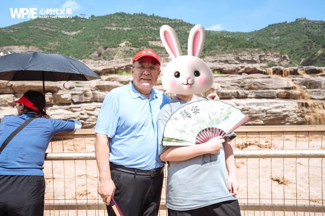 【咱们的故事】从建筑玻璃到心灵灯塔——邱松建老师:“陪孩子长大的路上,我也经历了第二次成长!”