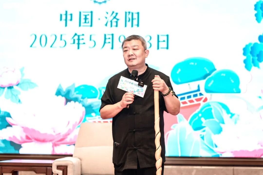 【纪琼院长导师班】“我一发火,儿子就忍不住咬被子.....我该怎么办?”一位母亲在课程现场求助纪琼院长