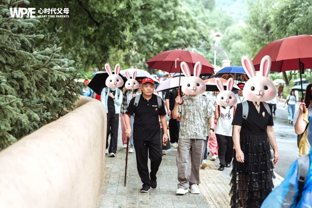 【纪琼院长导师班】“我一发火,儿子就忍不住咬被子.....我该怎么办?”一位母亲在课程现场求助纪琼院长