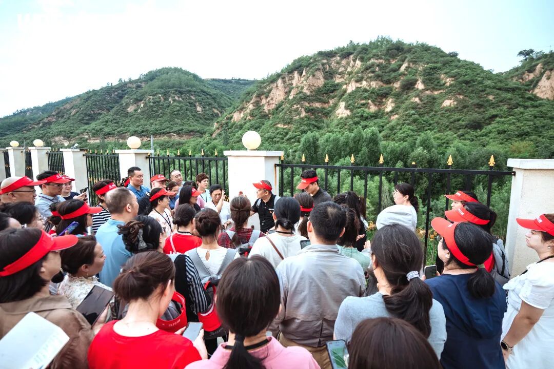 【纪琼院长导师班】“我一发火,儿子就忍不住咬被子.....我该怎么办?”一位母亲在课程现场求助纪琼院长