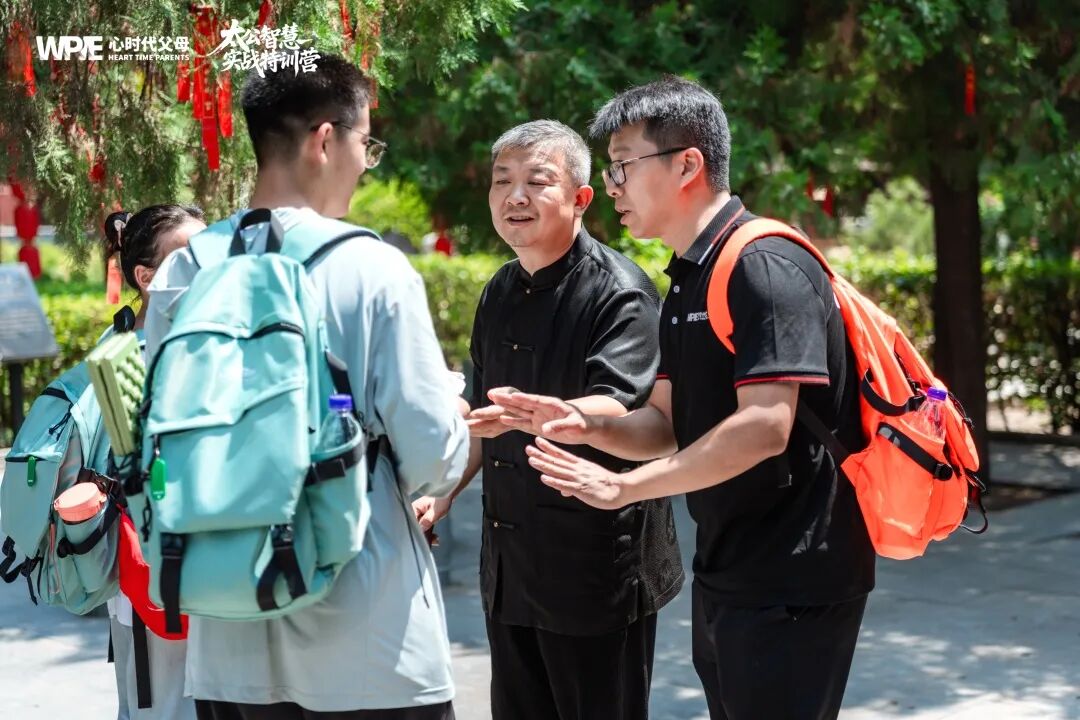 【纪琼院长导师班】“我一发火,儿子就忍不住咬被子.....我该怎么办?”一位母亲在课程现场求助纪琼院长