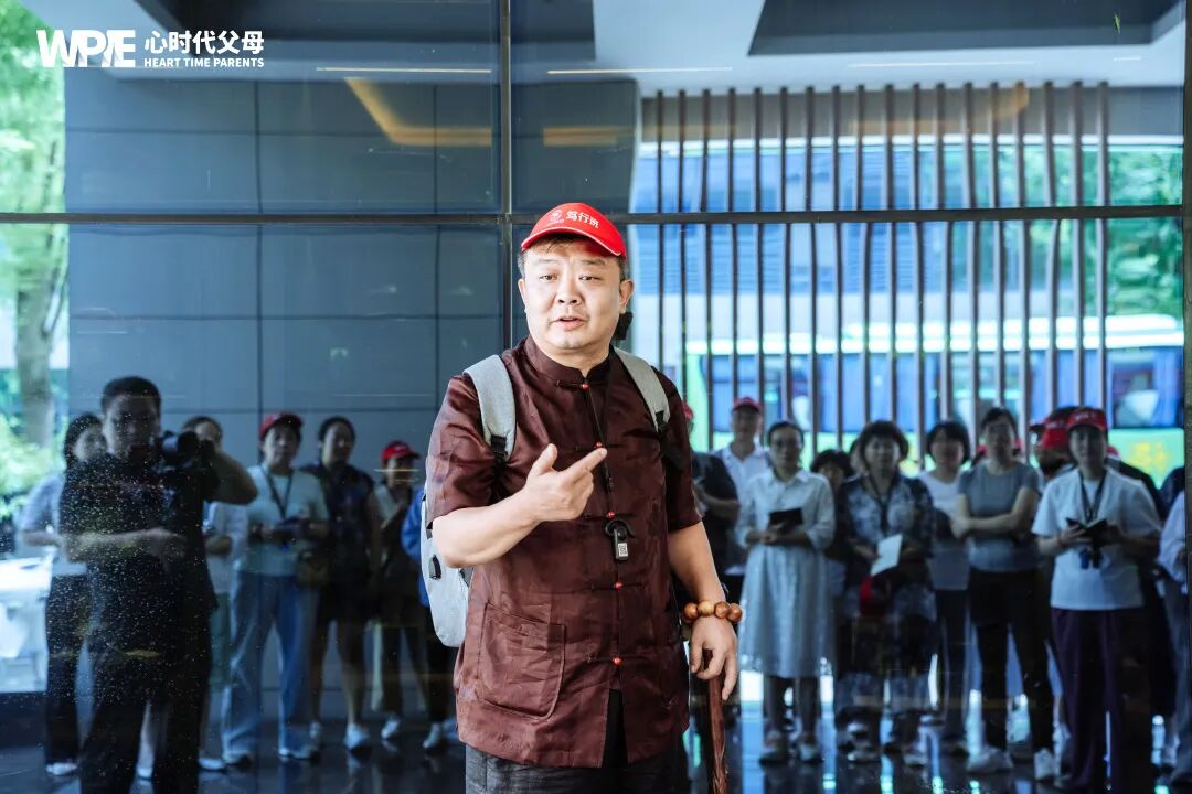 孩子要你给他买5000元的鞋才去上学!你买还是不买?