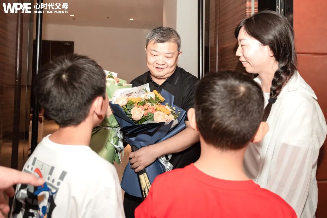 【咱们的故事】高三儿子濒临休学,丈夫熄灭职业心火:一篇文章点燃了家庭的希望!