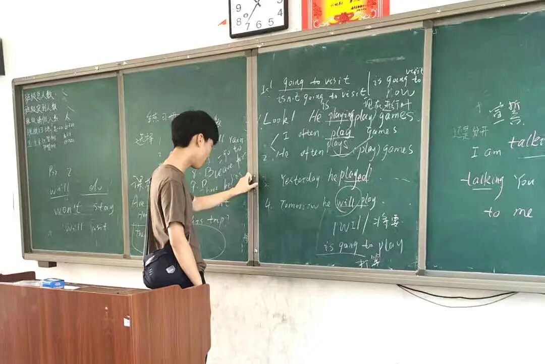 【重返校园之路——王克老师学员采访】咨询师“不谈上学”,爱摄影的少年却冲进了班级前十