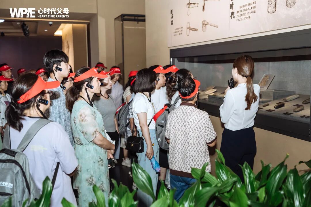 【纪琼院长家庭系统教育方案实操班】“他们砸烂了卧室门,也砸碎了我的上学梦” ——一个休学高中生的独白