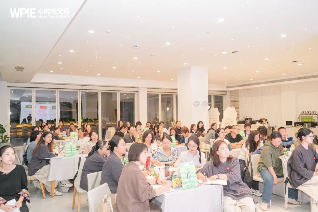 【重返校园之路——王克老师学员采访】咨询师“不谈上学”,爱摄影的少年却冲进了班级前十