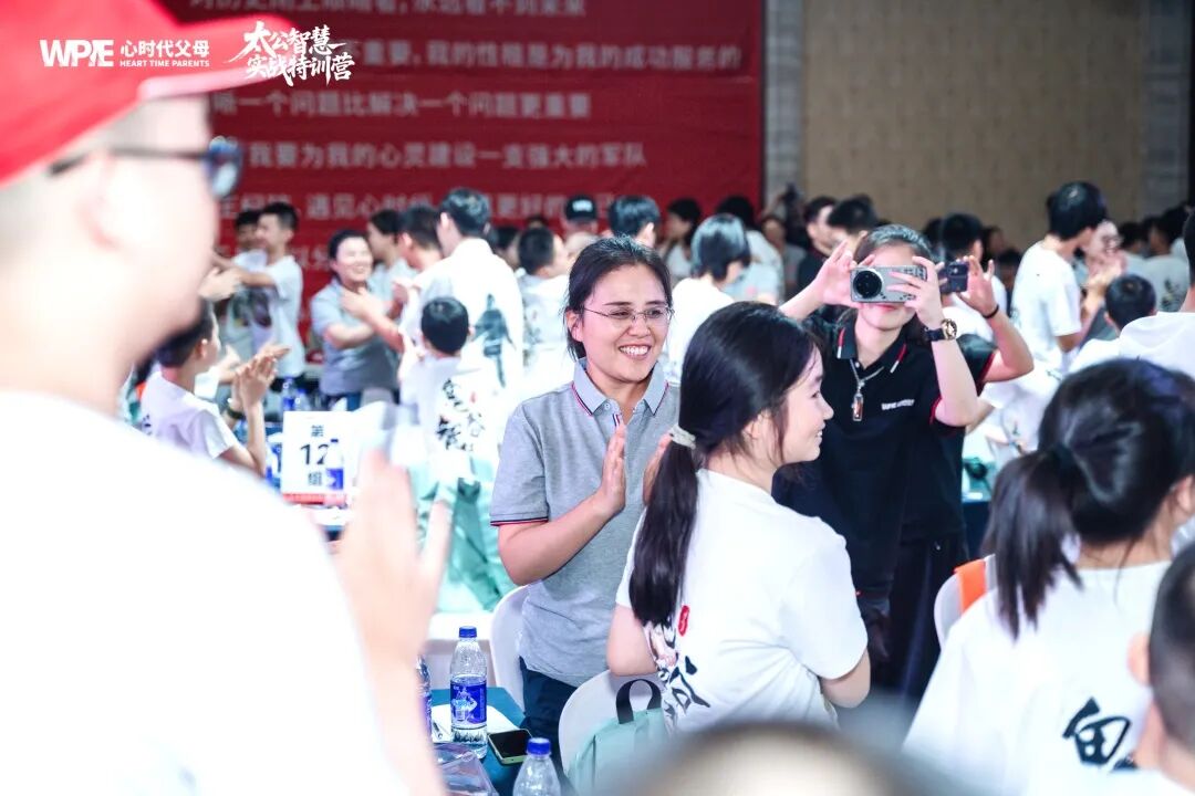 【纪琼院长家庭系统教育实操班】家长:“狗咬你,你也咬狗呀?”孩子:“我打死它!”——看王纪琼院长如何巧妙化解