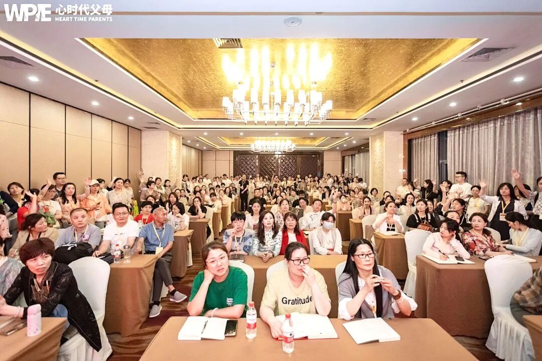 脚步丈量理念,灯光点亮心程:我眼中的王纪琼院长