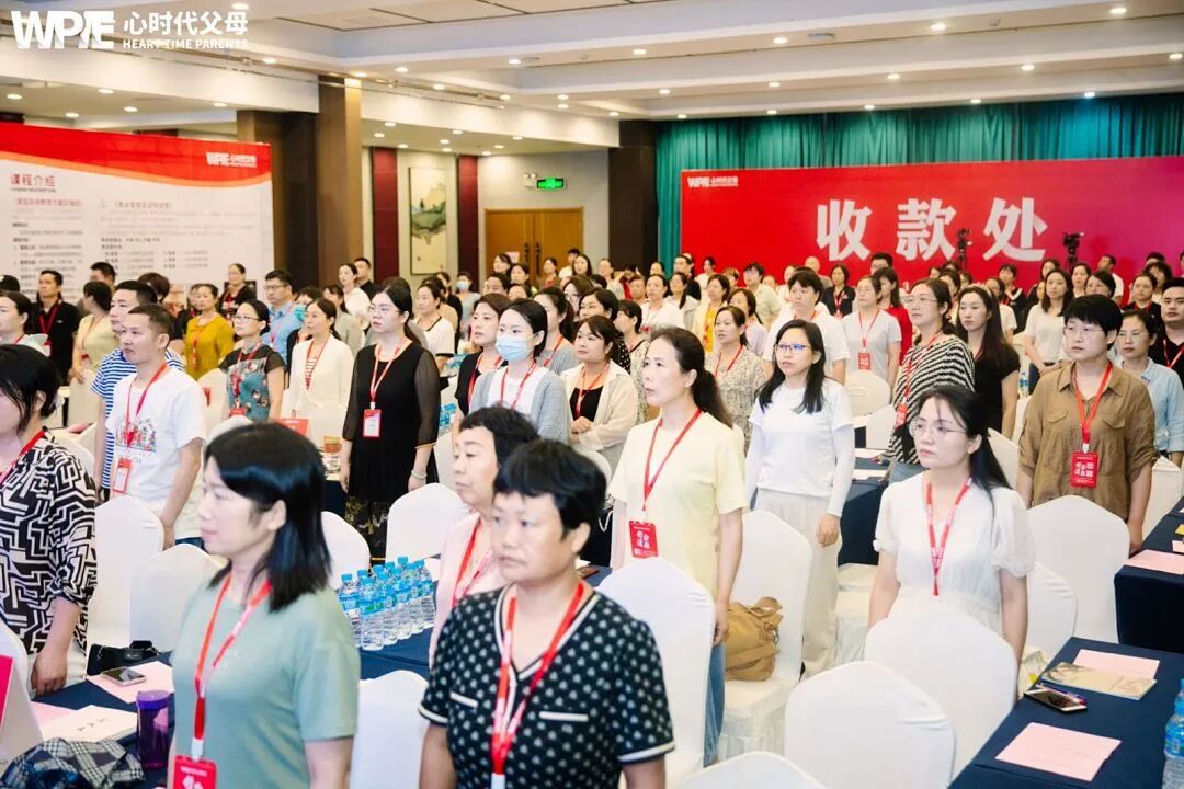 脚步丈量理念,灯光点亮心程:我眼中的王纪琼院长