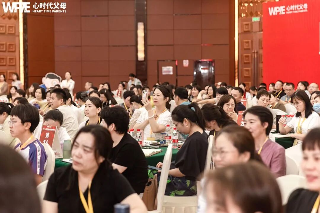 老师没收孩子的象棋奖励给别的同学,孩子愤怒又受伤,家长该怎么疏导?