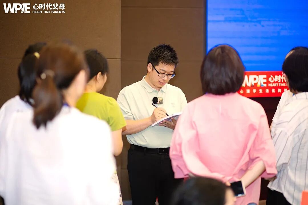 直到我的数学课代表,在课堂上揉碎了那张82分的数学试卷.......