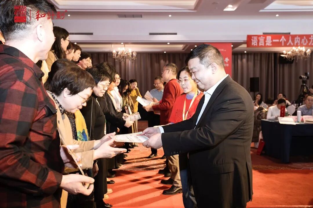 从长发到“假小子”:妈妈一句“不碍事”,孩子再也不愿去上学