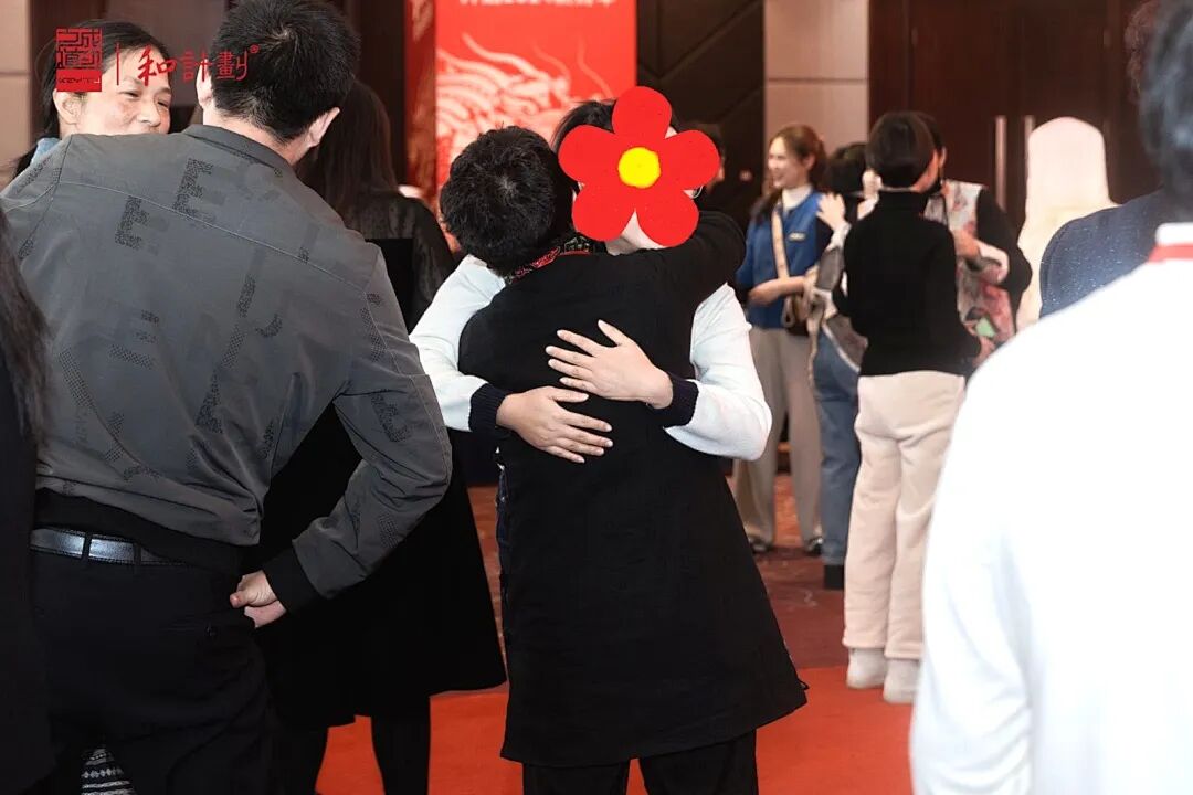 火锅店突然“着火”!——夺门而逃的我和冷静的他们......原来这是我一个人的“火灾演练”