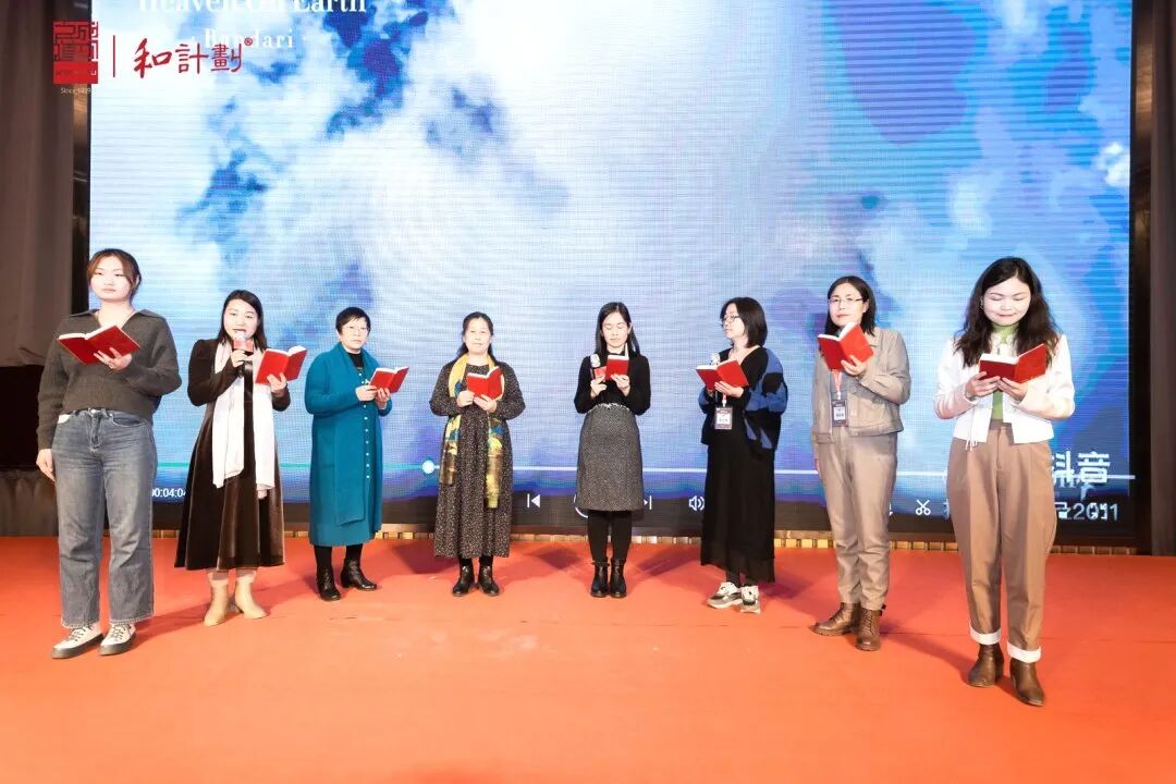 孩子休学在家,家长该不该收手机?——心时代老师们“观点打架”,我该听谁的?