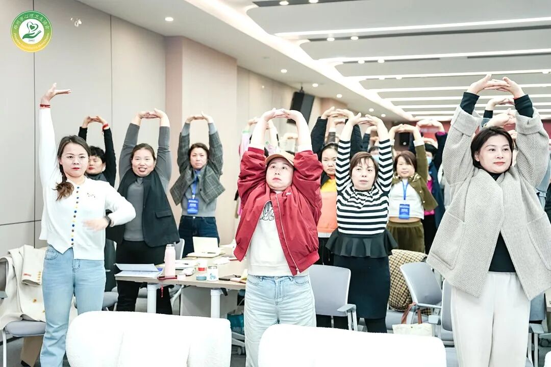 【纪琼谈家读书慧】如何才能遇见生命中的“光光级”榜样,那就加入纪琼院长的《家庭生态导师班》吧!