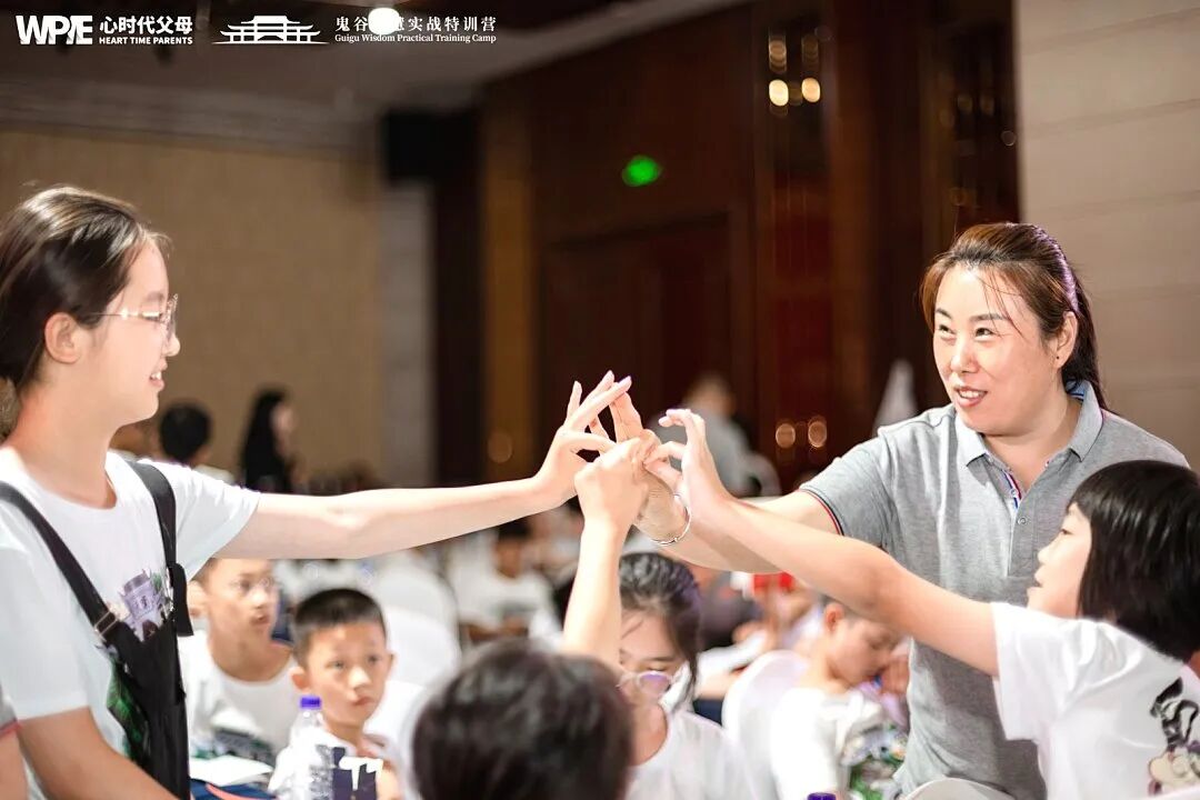 【家庭生态导师班】我一直把女儿视如珍宝,为什么孩子不愿意上学的事会发生在我身上?