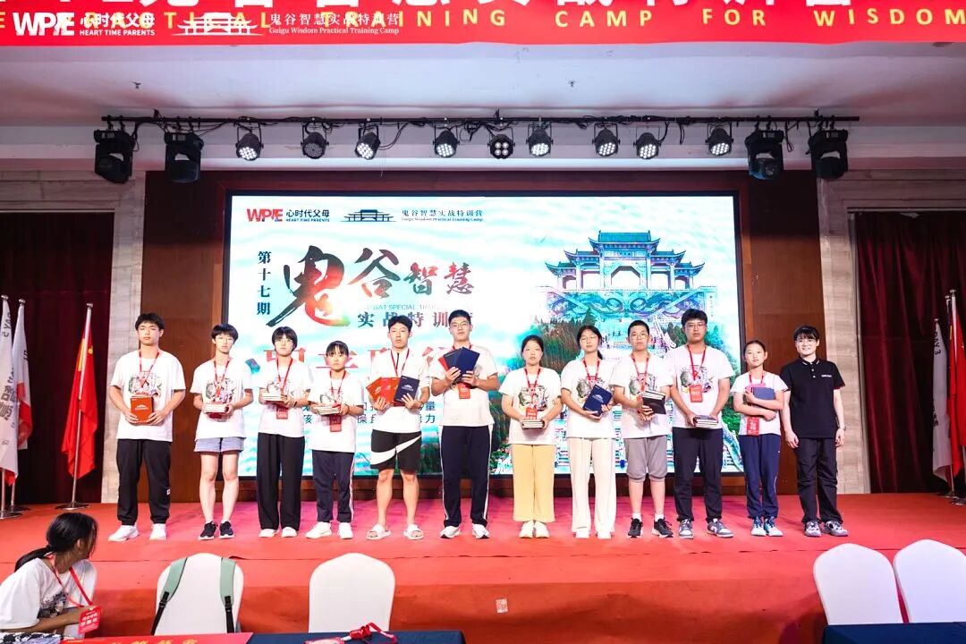 【家庭生态导师班】我一直把女儿视如珍宝,为什么孩子不愿意上学的事会发生在我身上?