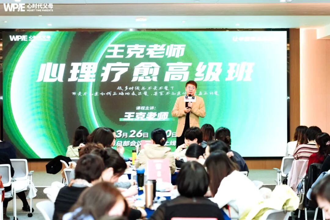 看着70岁的妈妈,我在她耳边说:“妈,我爱你!”——这句话,我用了整整40年!