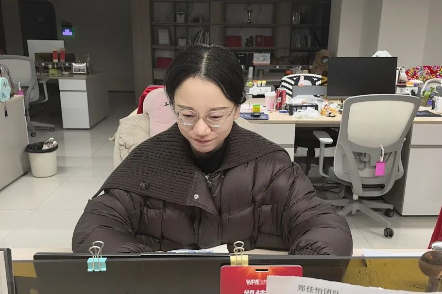 【21天幸福家庭陪伴营】为了6:30的约定,她前一晚睡在了公司——那张睡在公司沙发上的背影,是21天最笃定的开场