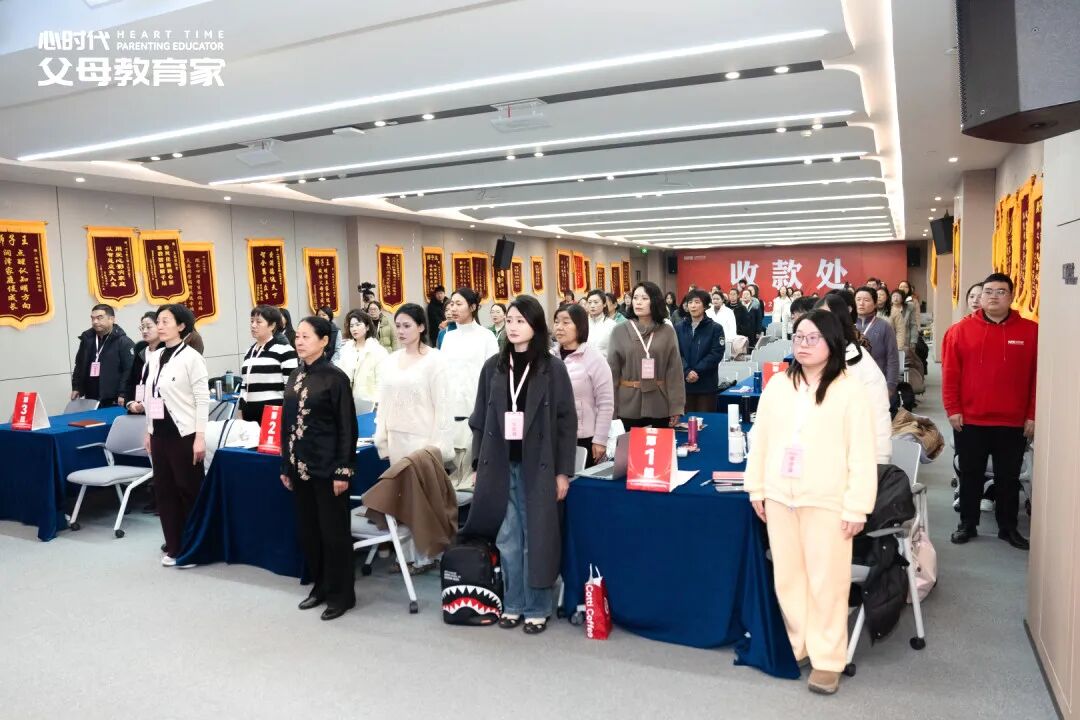 孩子吐槽说:“文聪老师就是这样教你的?”——为什么孩子最讨厌“懂道理”的父母?原因在这里!