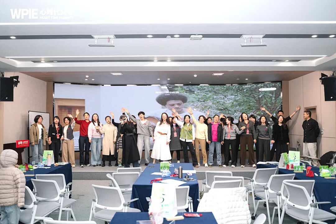 孩子借红领巾要不回来?王克老师说:“红领巾借出去要不回来不是一件小事儿,也不是一件‘破事儿’,而是......”