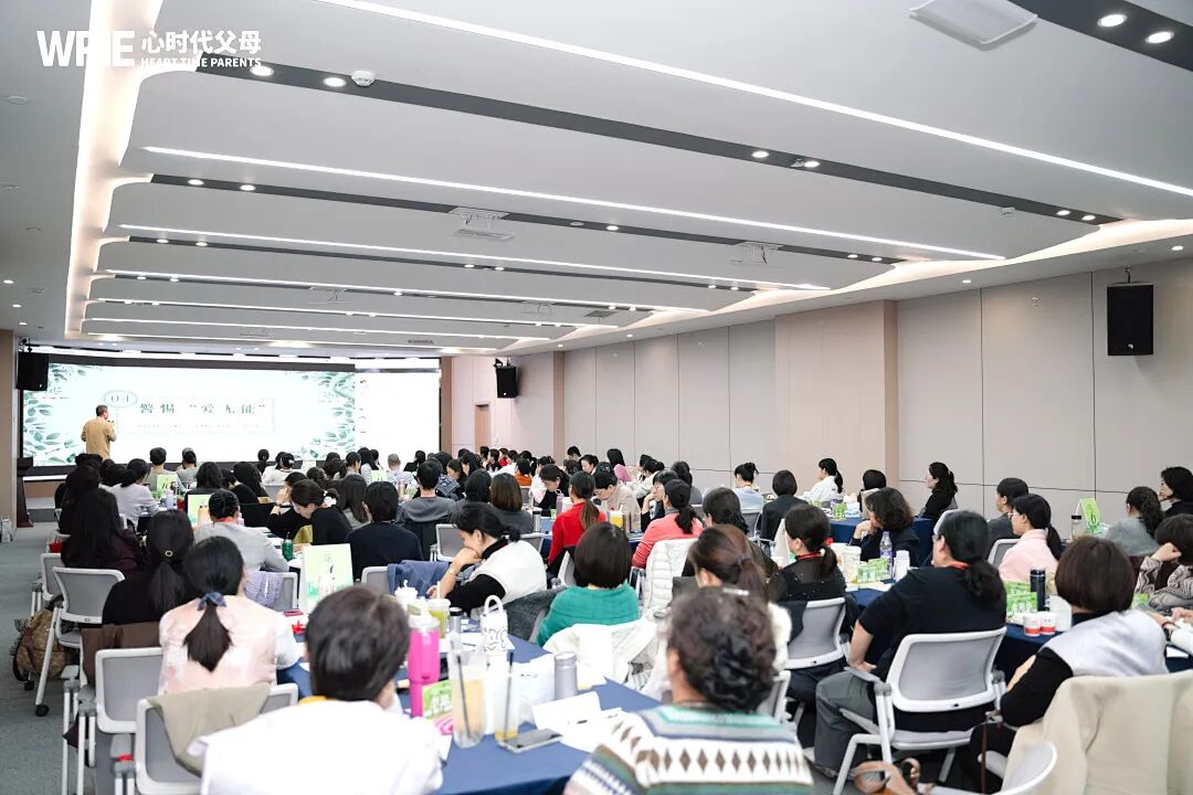 孩子借红领巾要不回来?王克老师说:“红领巾借出去要不回来不是一件小事儿,也不是一件‘破事儿’,而是......”